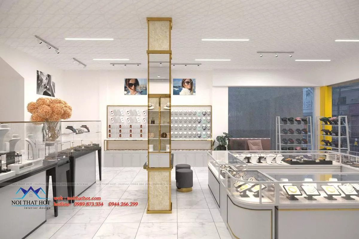 Cột nhà được sử dụng để lắp gương phục vụ khách hàng thử đồ thiết kế shop trang sức vàng bạc