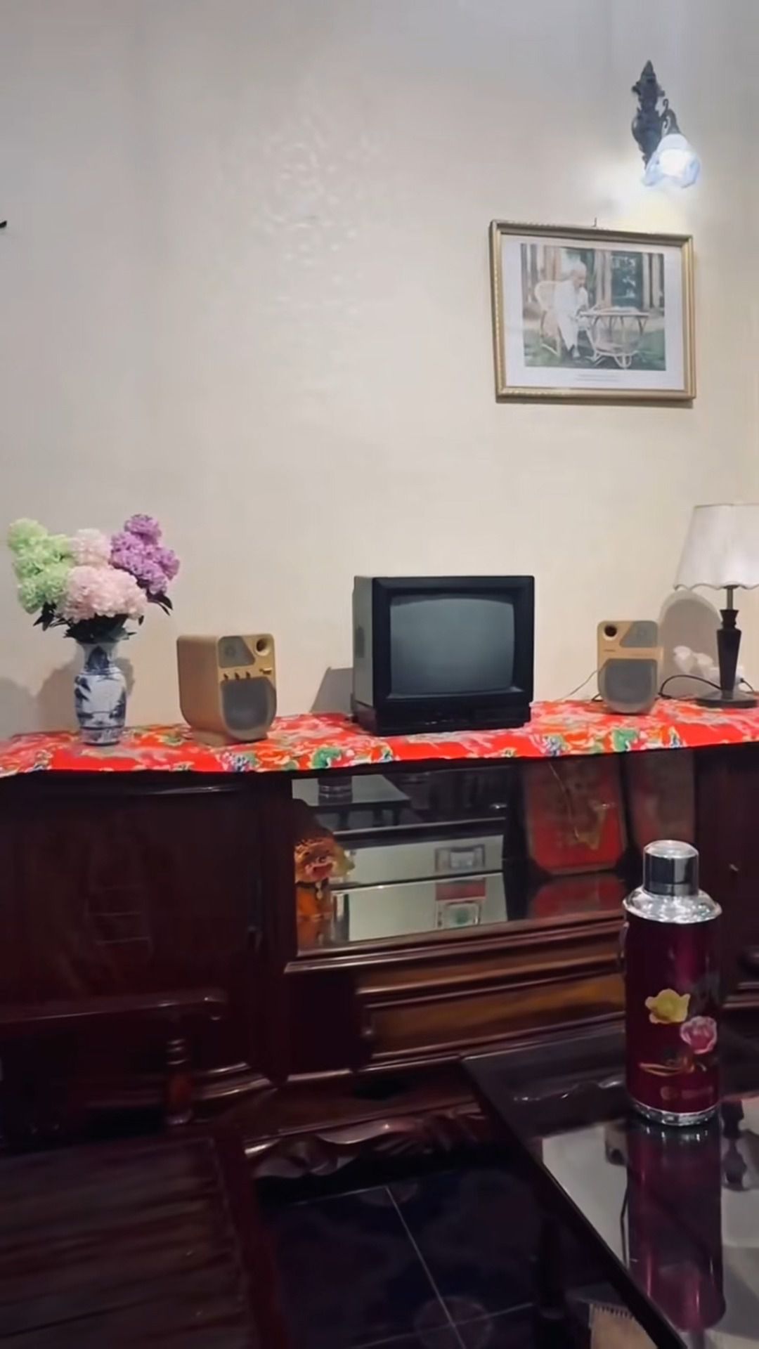 Ký ức của bao người bỗng tràn về
